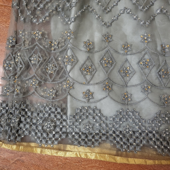 Pakistani sharara dress (3 pc) - Picture 7 of 9